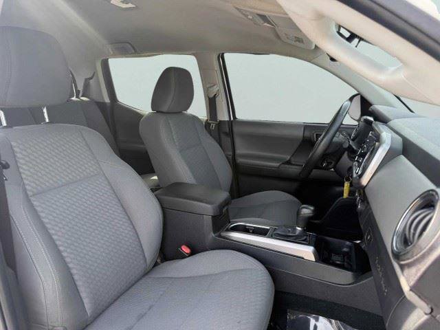 Used 2022 Toyota Tacoma SR5 RWD image 45
