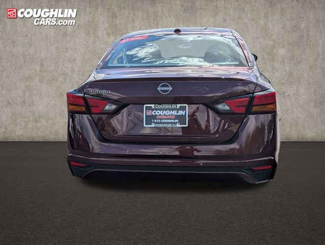 Certified 2025 Nissan Altima 2.5 SV FWD image 6