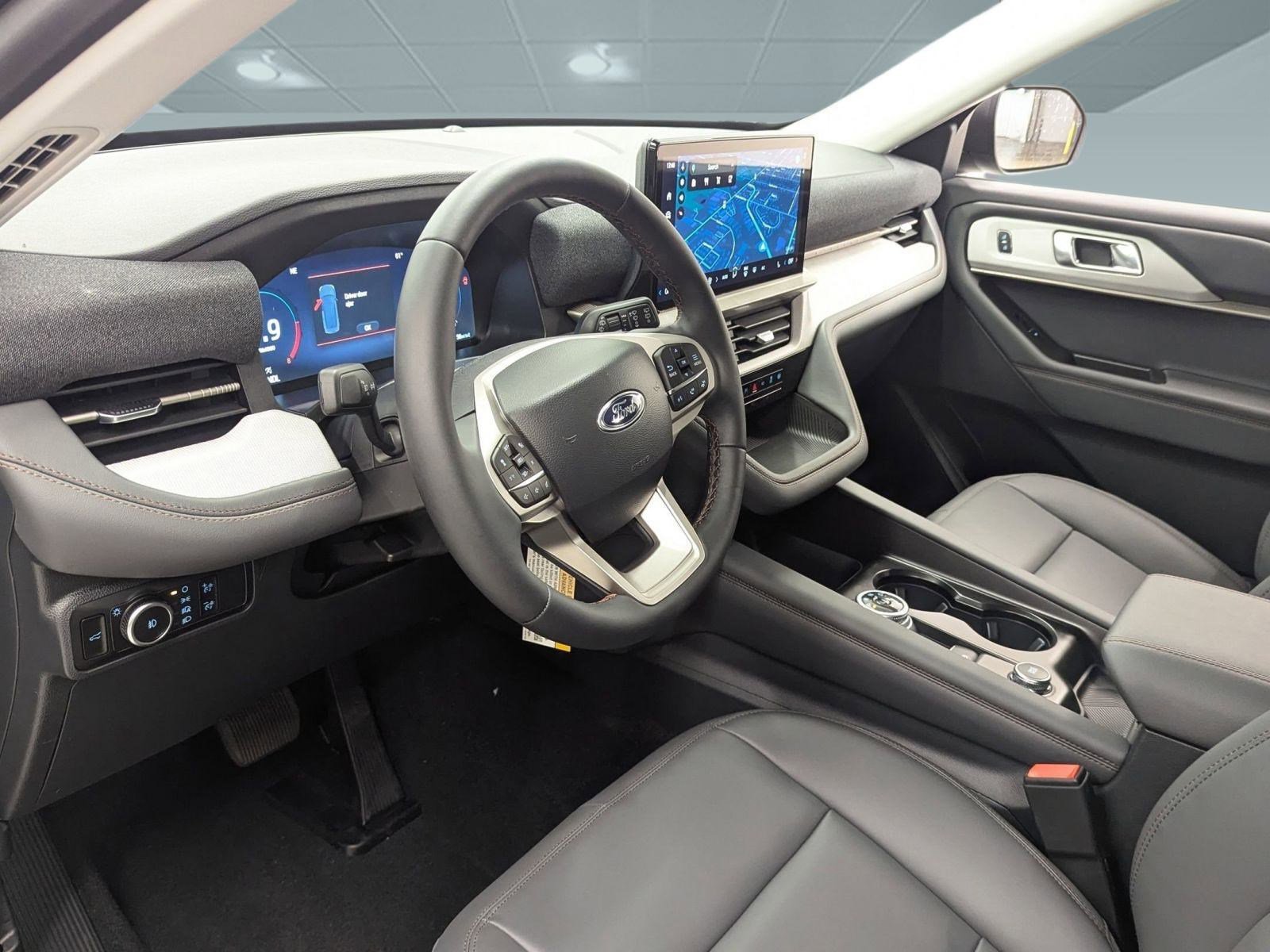 New 2026 Ford Explorer Active image 3