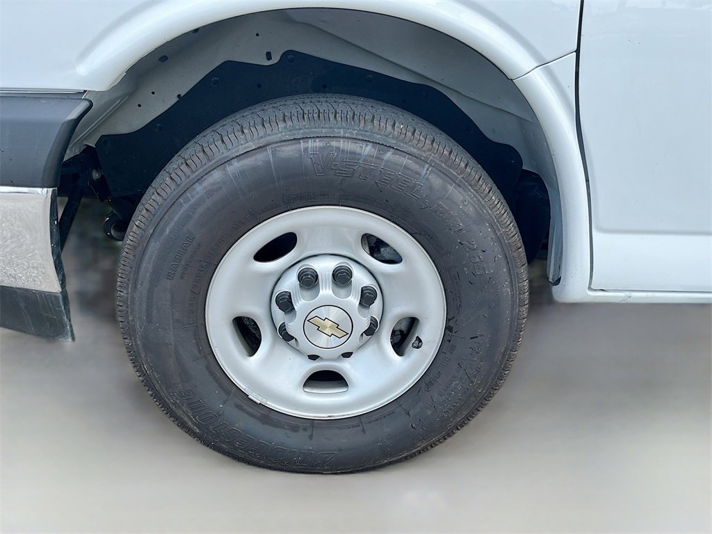 Used 2024 Chevrolet Express 2500 w/ Driver Convenience Package image 25