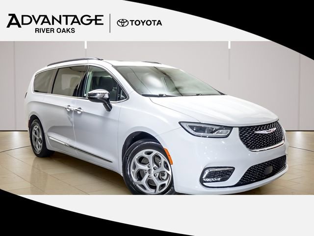 Used 2023 Chrysler Pacifica Limited image 1