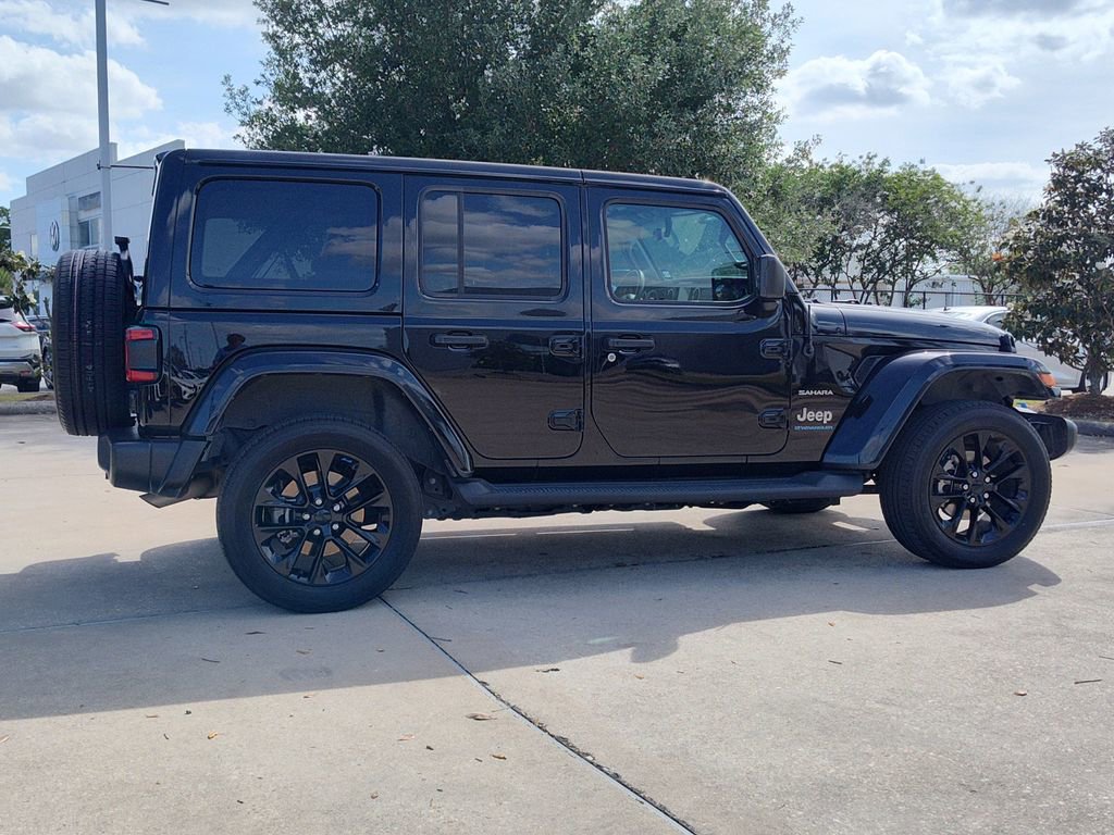 Used 2023 Jeep Wrangler Unlimited Sahara w/ Cold Weather Group AWD/4WD image 11