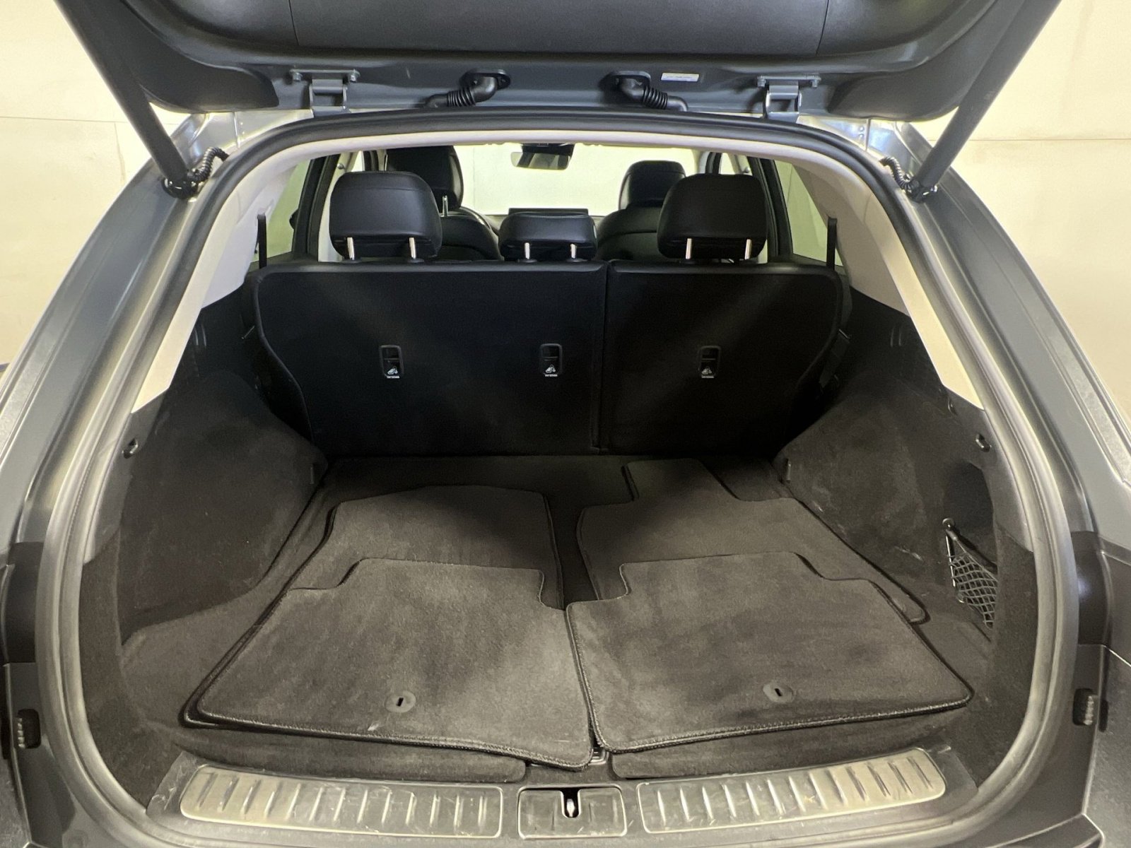 Used 2023 Genesis GV70 2.5T w/ Select Package image 26