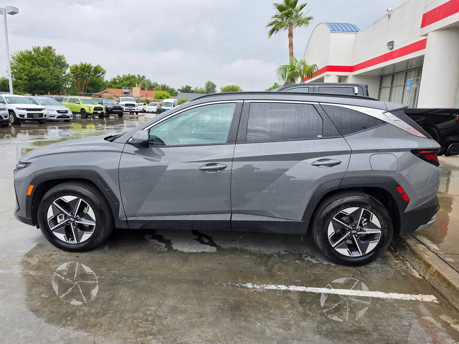 Used 2025 Hyundai Tucson SEL FWD image 3