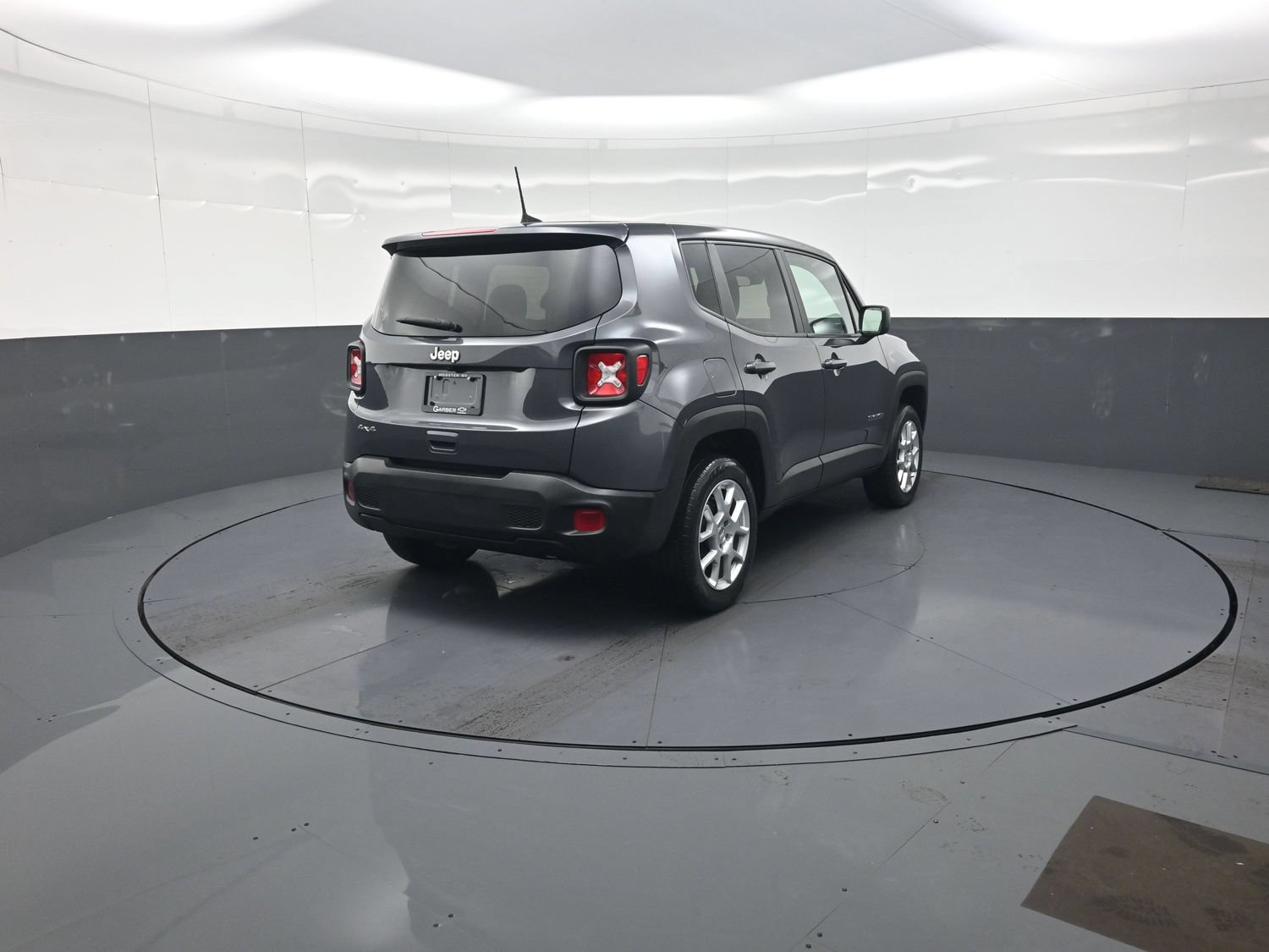 Used 2023 Jeep Renegade Latitude AWD/4WD image 3