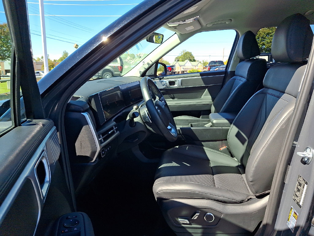 Used 2026 Hyundai Santa Fe SEL FWD image 13