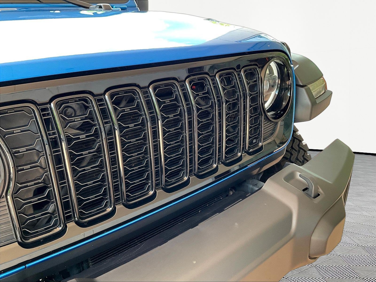 Used 2024 Jeep Wrangler Unlimited Sport AWD/4WD image 31