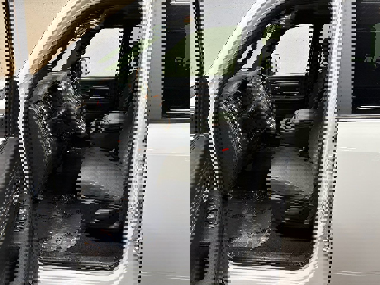 Used 2022 RAM 1500 Classic Warlock image 3