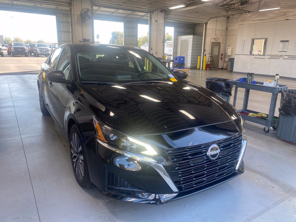 Used 2025 Nissan Altima 2.5 SV