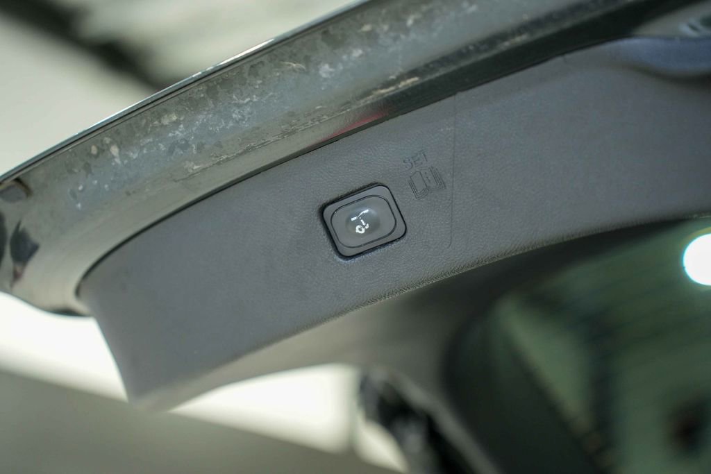 Used 2023 Ford Edge SEL w/ Convenience Package image 14