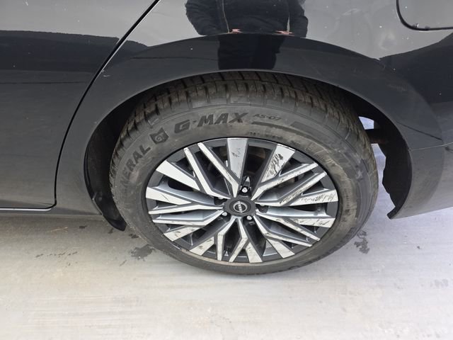 Used 2024 Nissan Altima 2.5 SV image 15