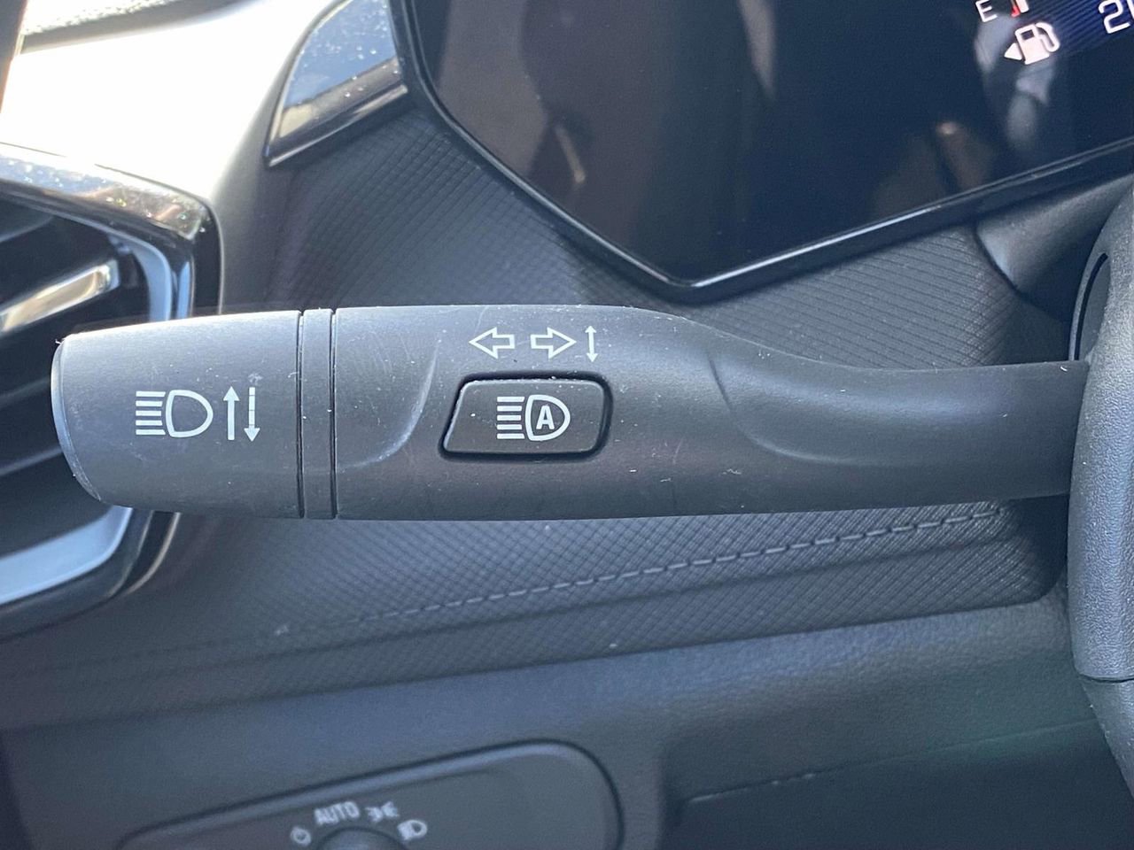 Used 2025 Chevrolet TrailBlazer LT AWD/4WD image 20
