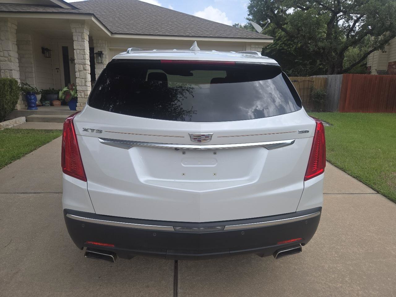 Used 2017 Cadillac XT5 Premium Luxury FWD image 7