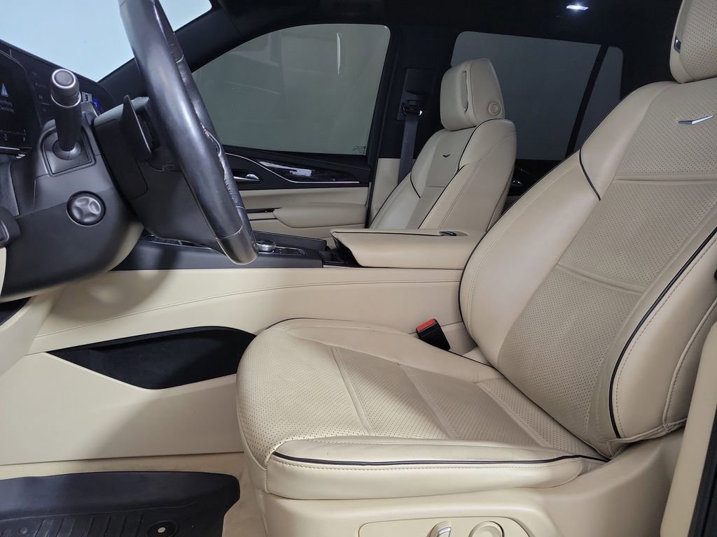 Used 2022 Cadillac Escalade Premium Luxury AWD/4WD image 12