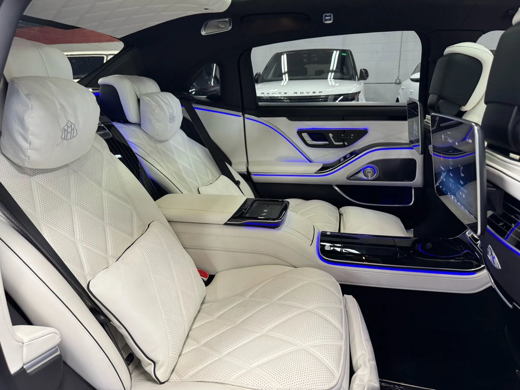 Used 2023 Mercedes-Benz Maybach S 680 S 680 4MATIC Sedan 4D w/ Manufaktur Leather Package image 60