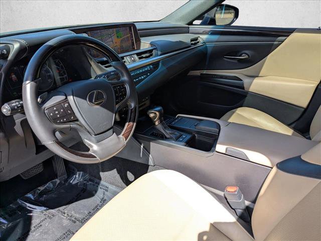 Used 2020 Lexus ES 300h w/ Premium Package image 17