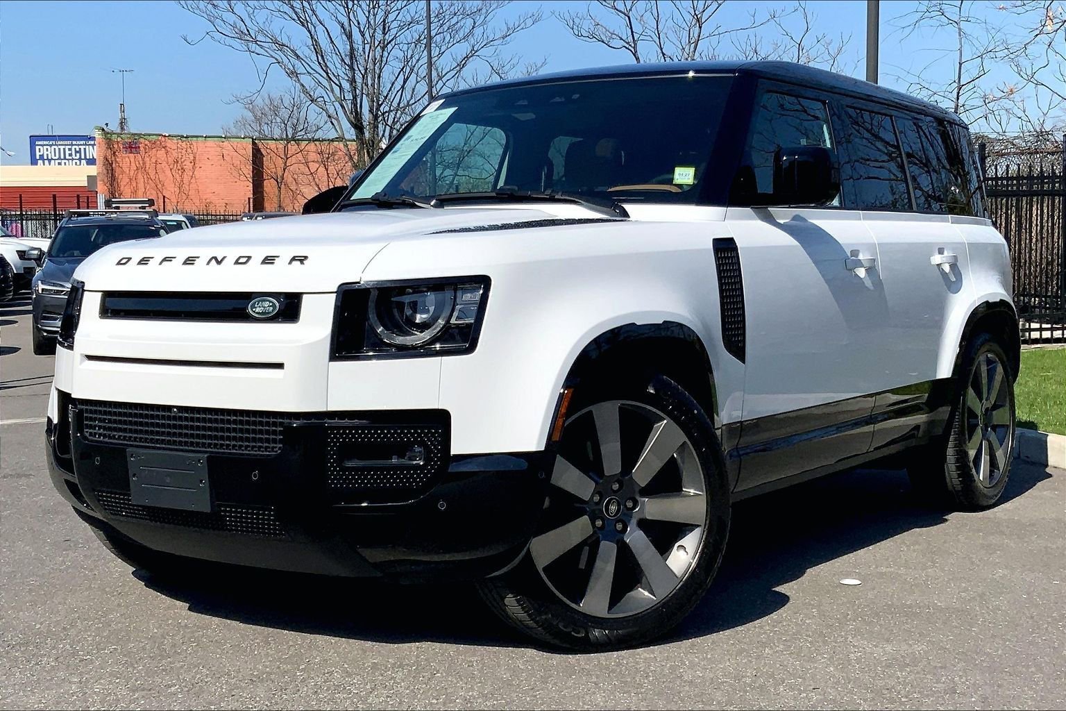 Used 2024 Land Rover Defender 110 SE image 1