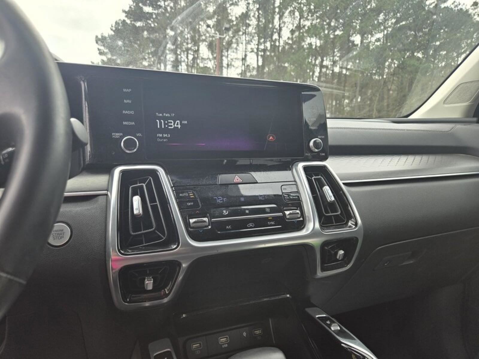 Used 2023 Kia Sorento SX image 16