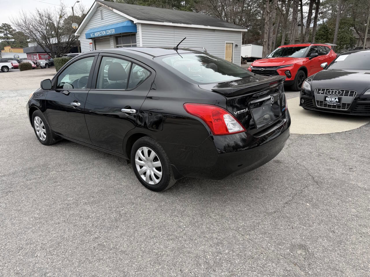 Used 2014 Nissan Versa SV image 4