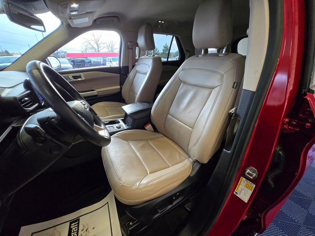 Used 2021 Ford Explorer Limited w/ Equipment Group 301A image 9