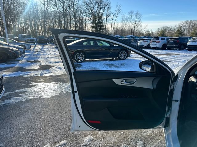 Used 2023 Kia Forte LXS image 19