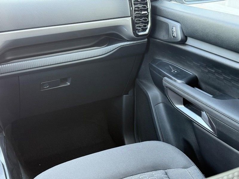 New 2025 Ford Ranger XLT w/ Equipment Group 301A High image 11