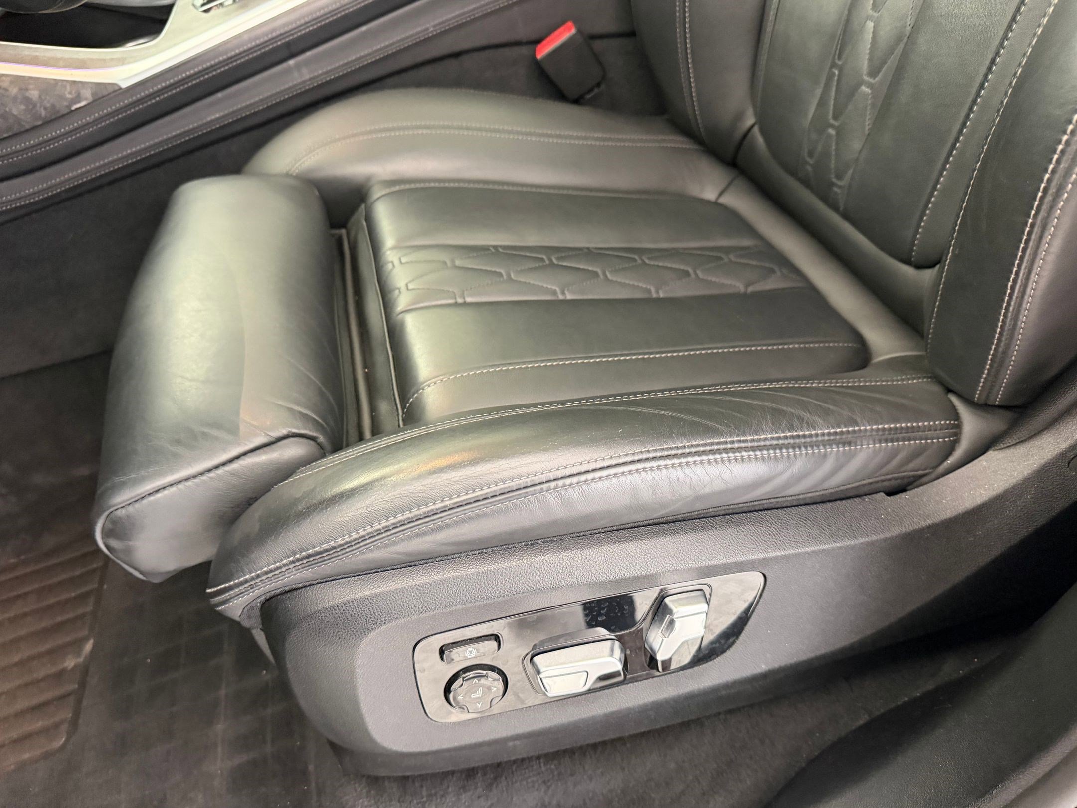 Used 2019 BMW X7 xDrive40i w/ Premium Package image 13