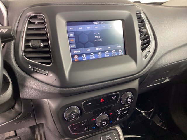 Used 2020 Jeep Compass Latitude AWD/4WD image 28