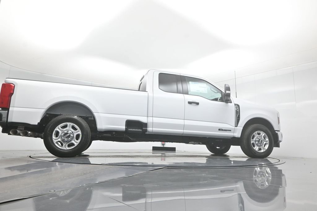 New 2026 Ford F350 XLT image 41