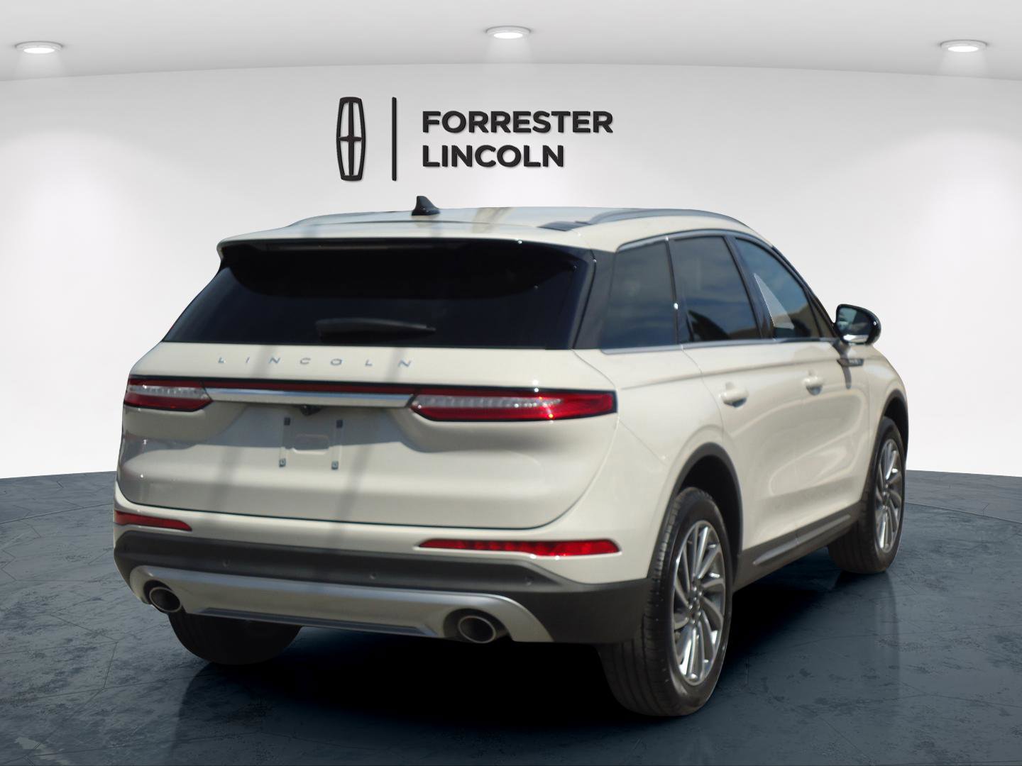 Used 2024 Lincoln Corsair Reserve w/ Equipment Group 201A AWD/4WD image 3
