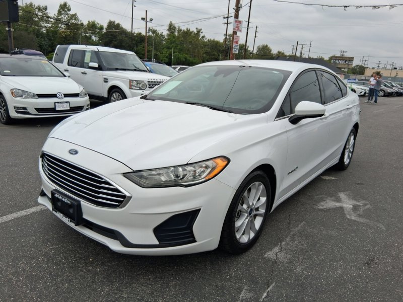 Used 2019 Ford Fusion SE FWD image 3