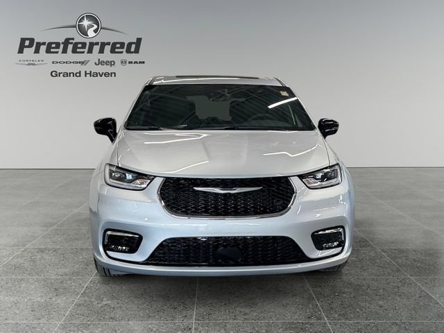New 2026 Chrysler Pacifica Select image 4