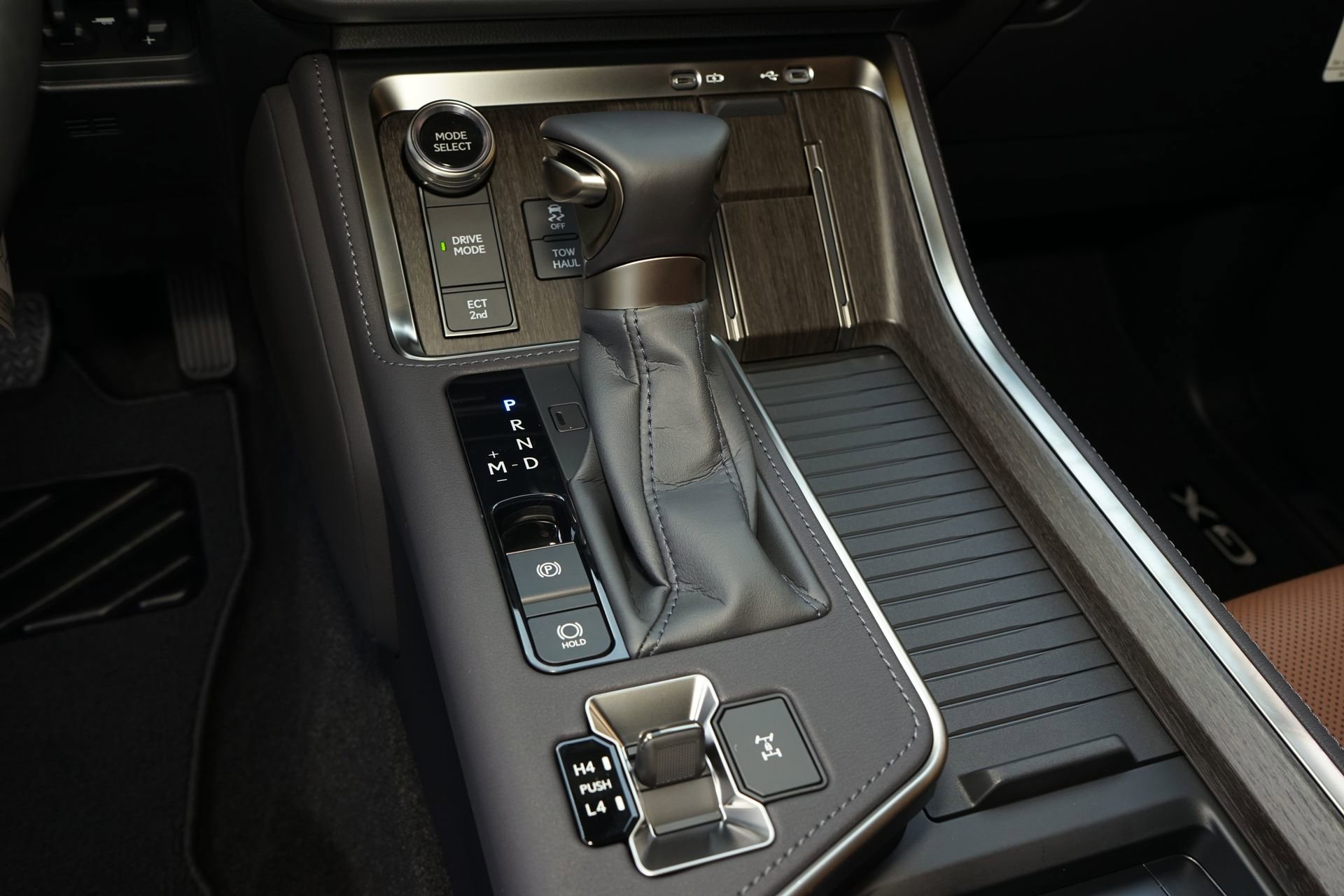 Used 2026 Lexus GX 550 w/ Cold Area Package image 16
