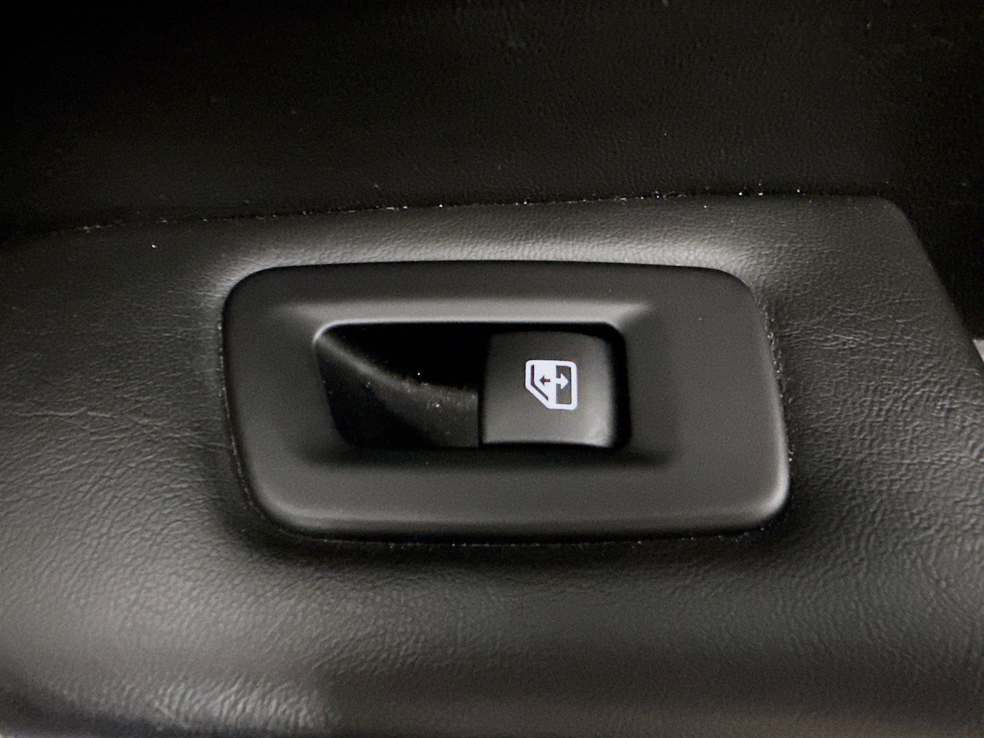 Used 2018 Jeep Compass Limited w/ Navigation Group image 31