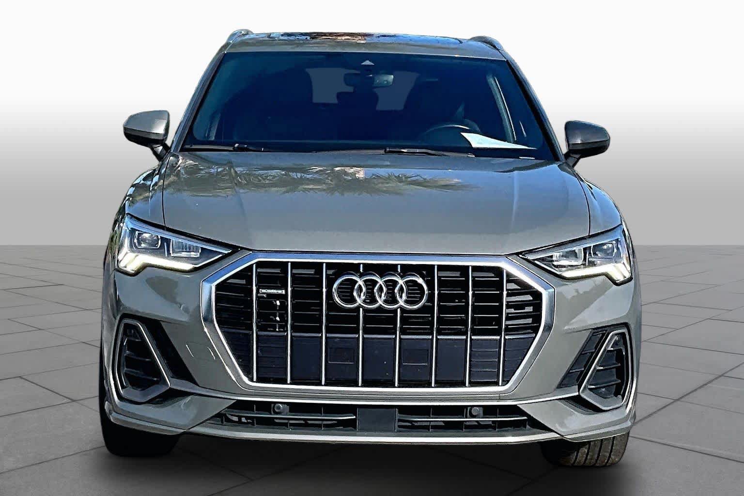 Used 2019 Audi Q3 2.0T Premium Plus w/ Premium Plus Package AWD/4WD image 4