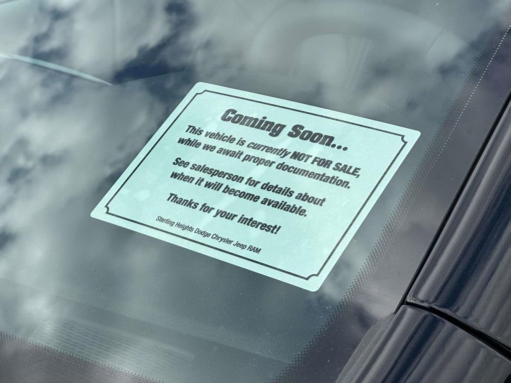 Used 2023 Chrysler Pacifica Touring-L image 31