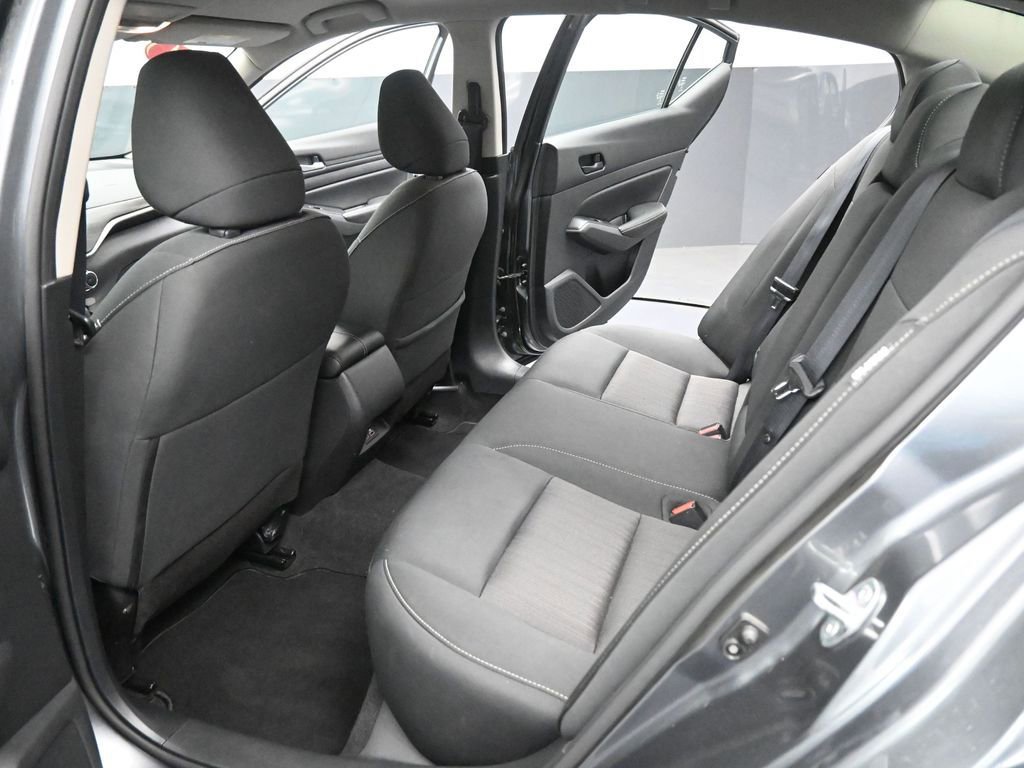 Used 2024 Nissan Altima 2.5 SV image 25