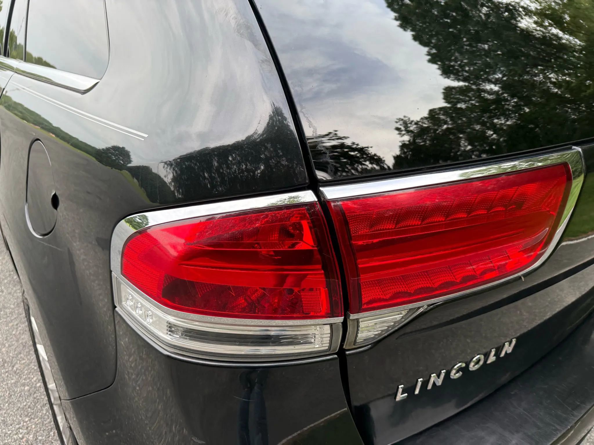 Used 2014 Lincoln MKX AWD w/ Equipment Group 102A image 12