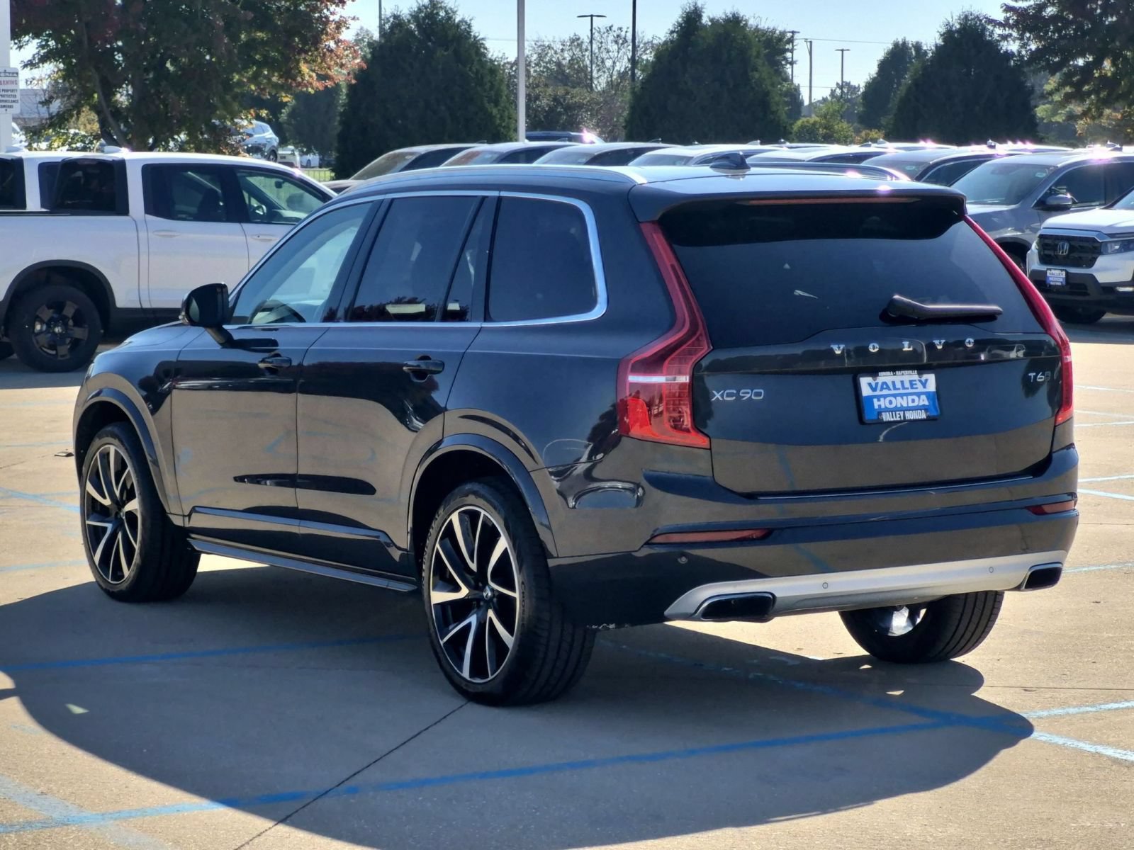 Used 2021 Volvo XC90 T6 Momentum w/ Protection Package AWD/4WD image 8