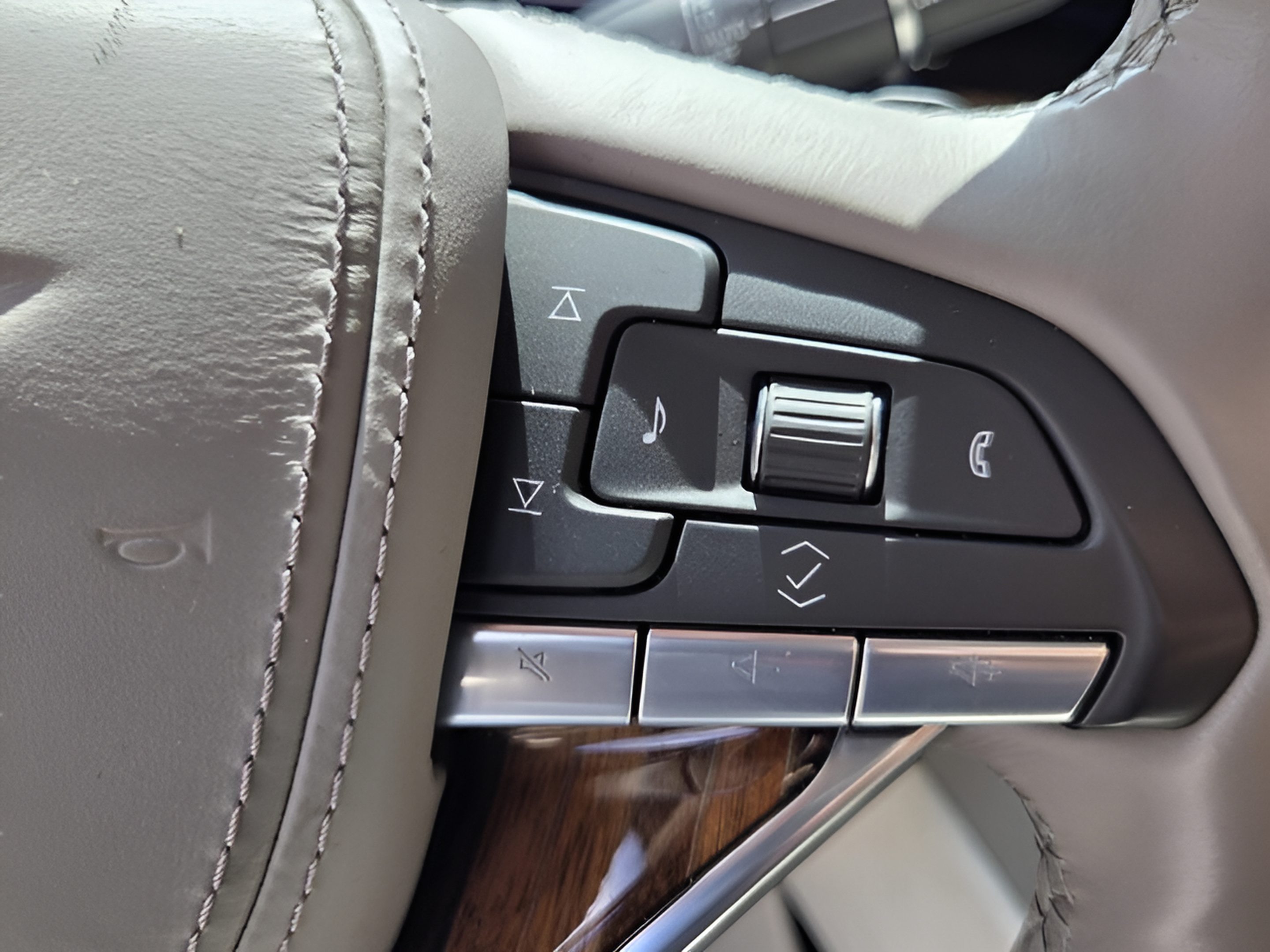 Used 2024 Cadillac Escalade Sport Platinum w/ LPO, ONYX Package RWD image 22