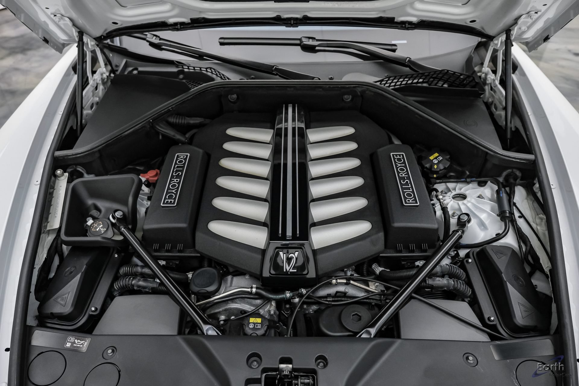 Used 2017 Rolls-Royce Dawn RWD image 3