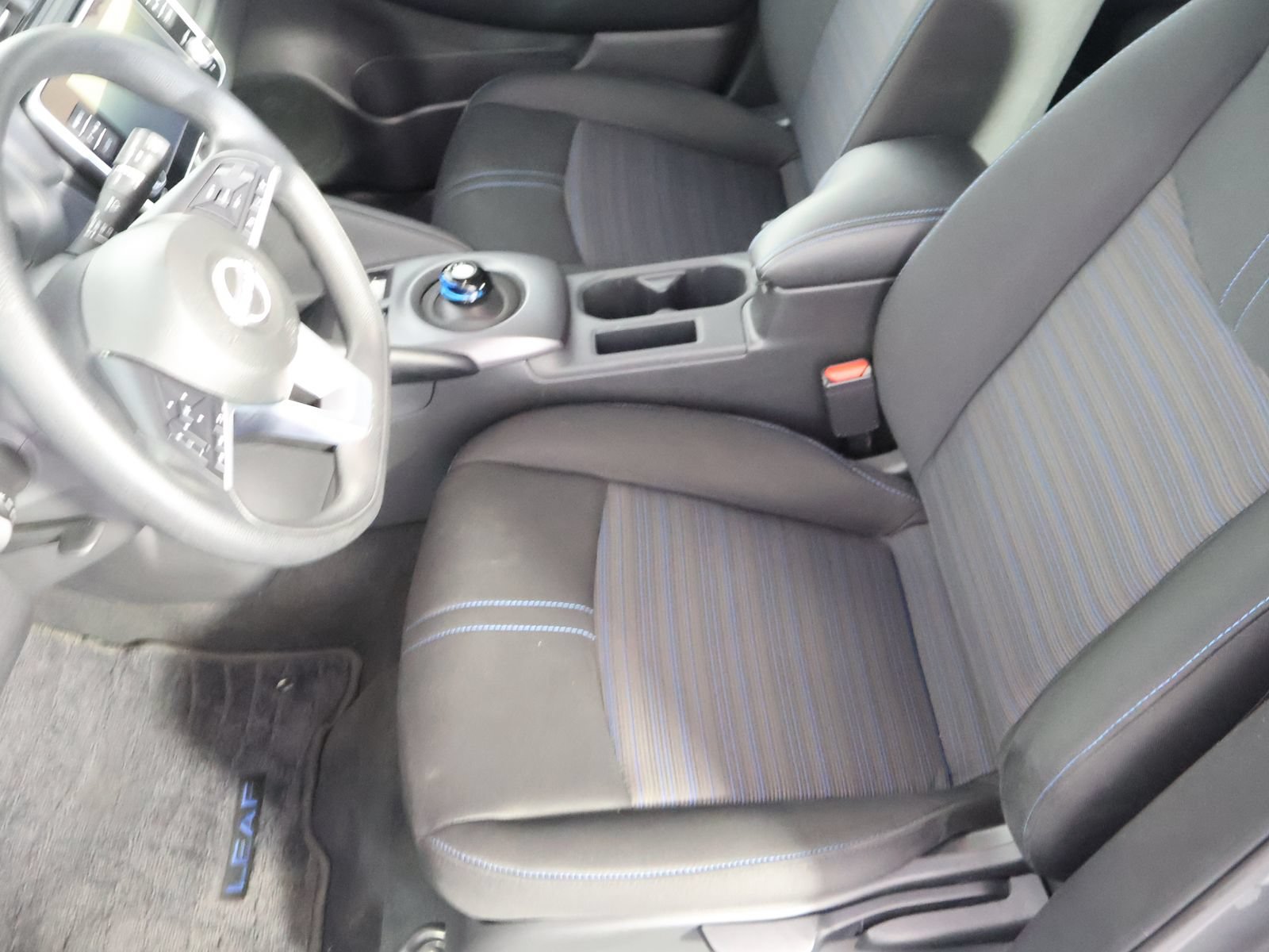 Used 2025 Nissan Leaf S FWD image 24
