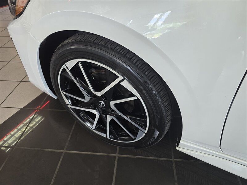 Used 2025 Nissan Sentra SR FWD image 27
