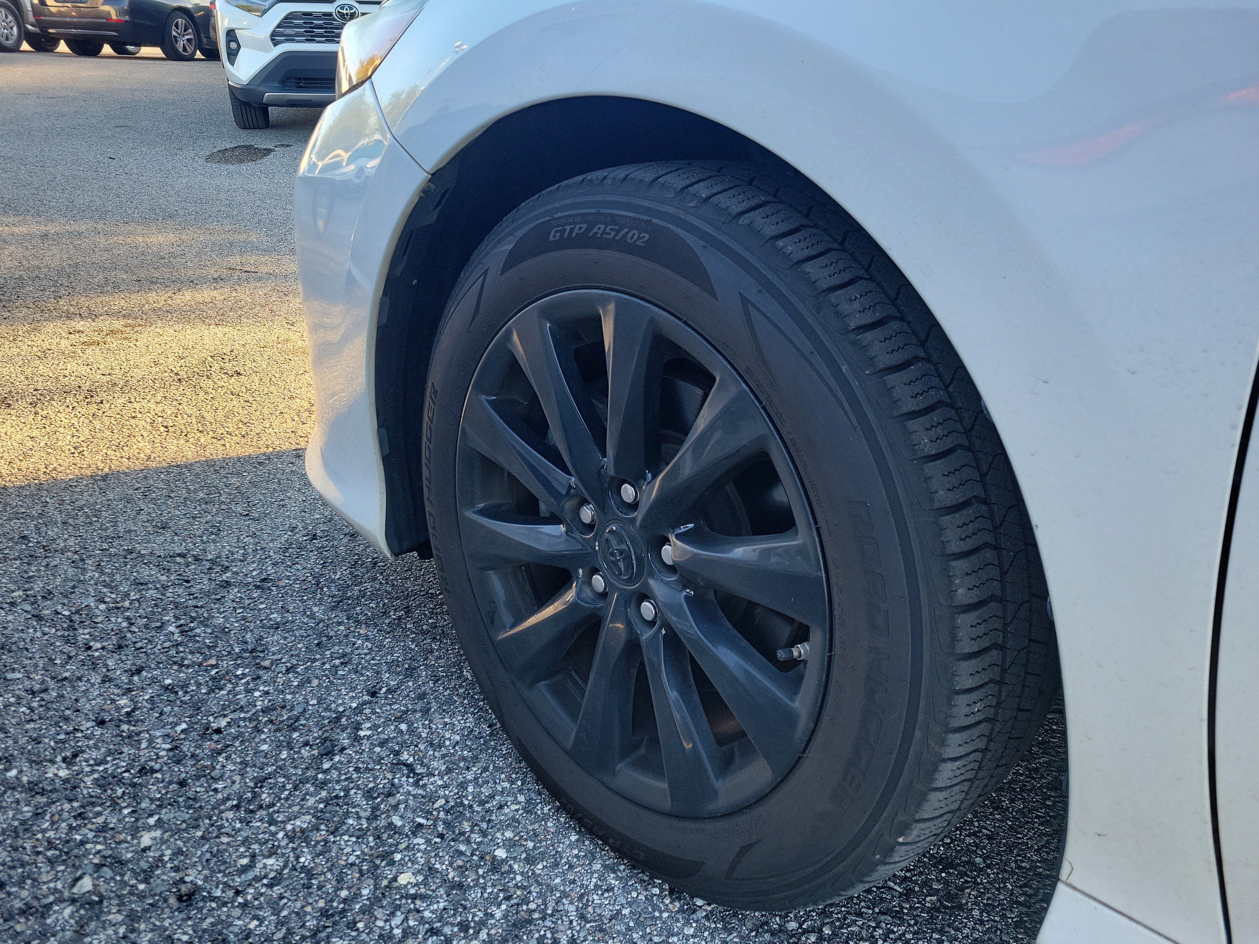 Used 2019 Toyota Camry LE image 27