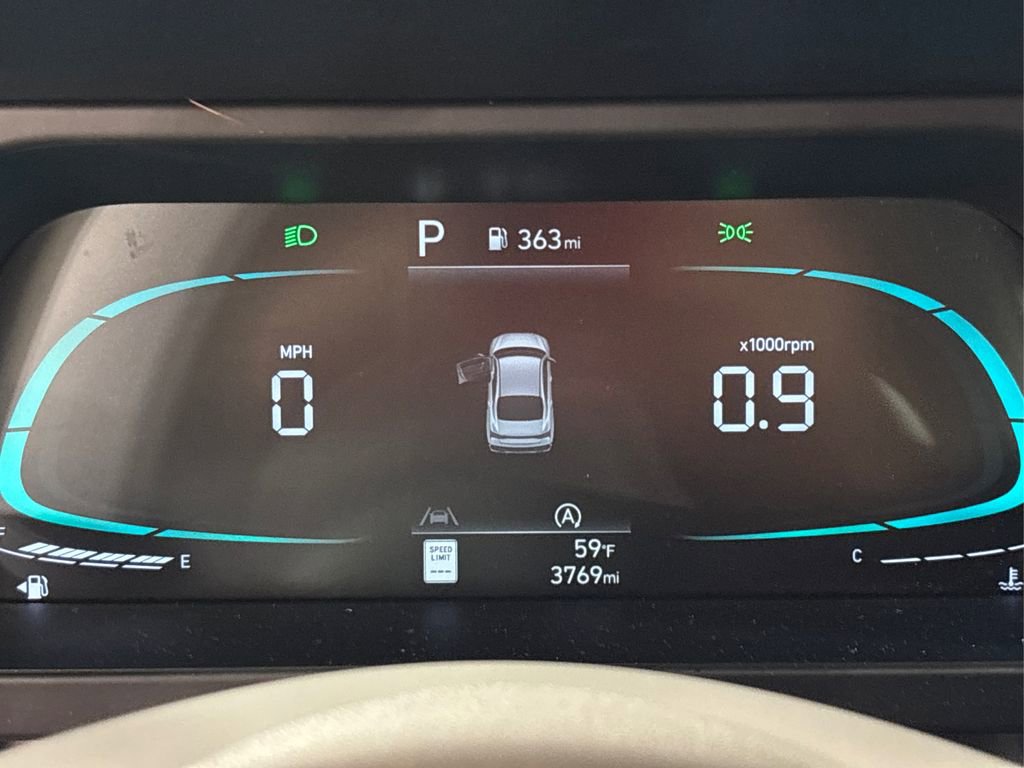 Certified 2024 Hyundai Elantra SE image 21