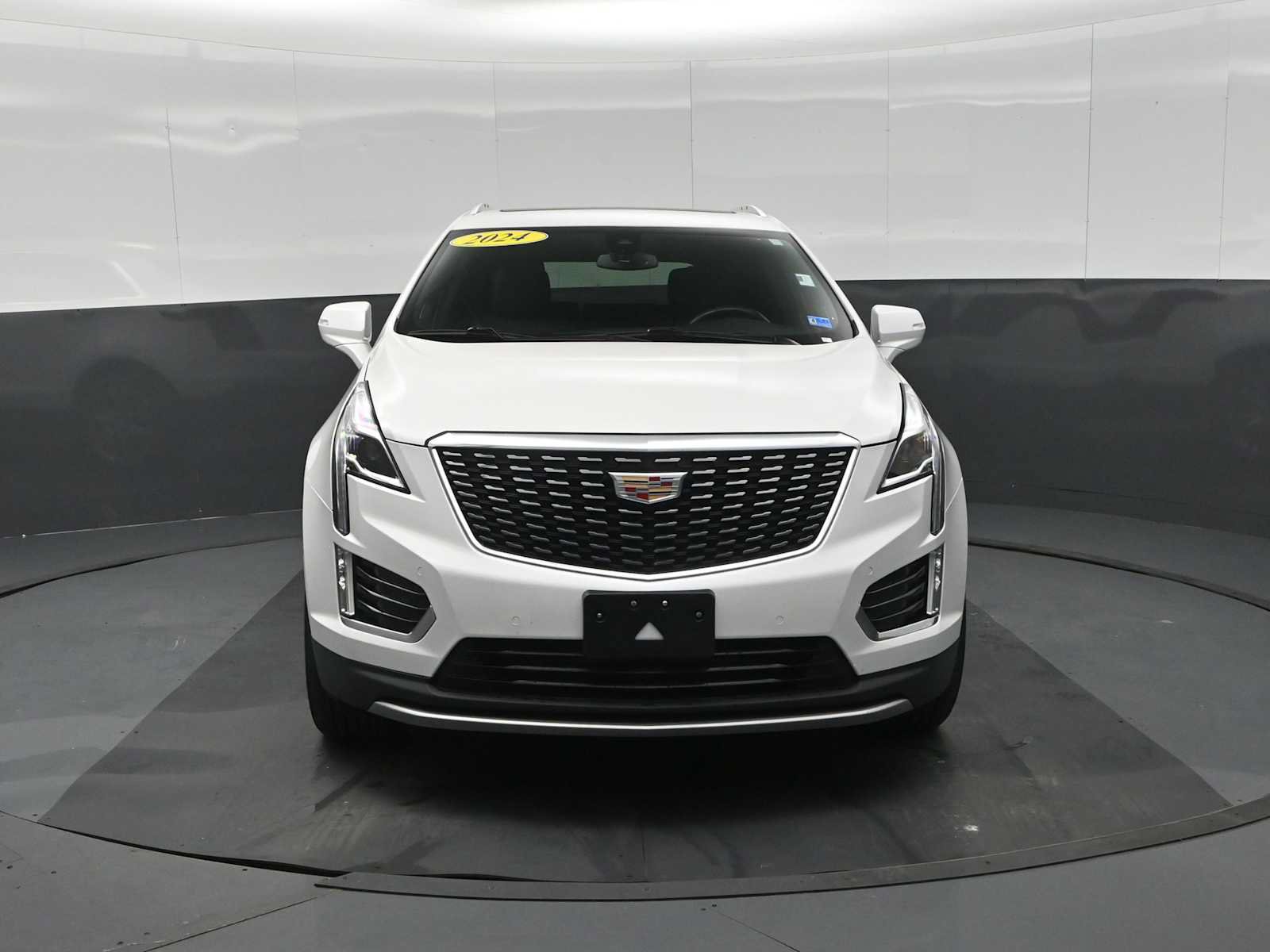 Used 2024 Cadillac XT5 Premium Luxury FWD image 3