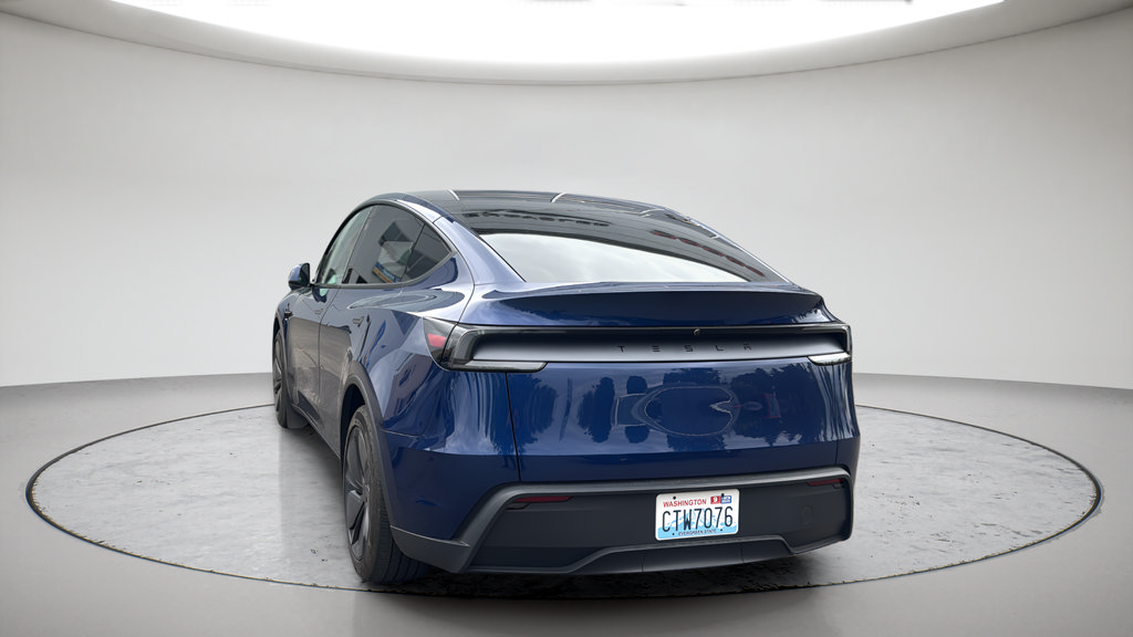 Used 2026 Tesla Model Y Long Range RWD image 9