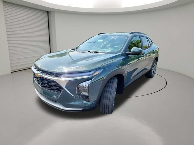 New 2026 Chevrolet Trax LT w/ Sunroof Package FWD image 3