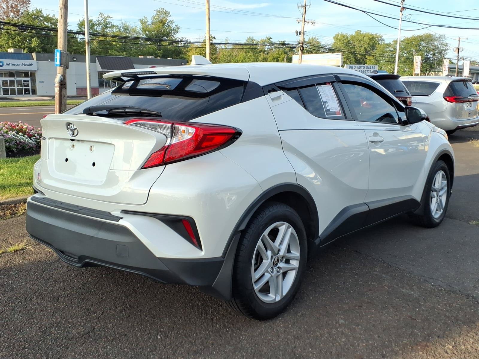 Used 2021 Toyota C-HR LE FWD image 3