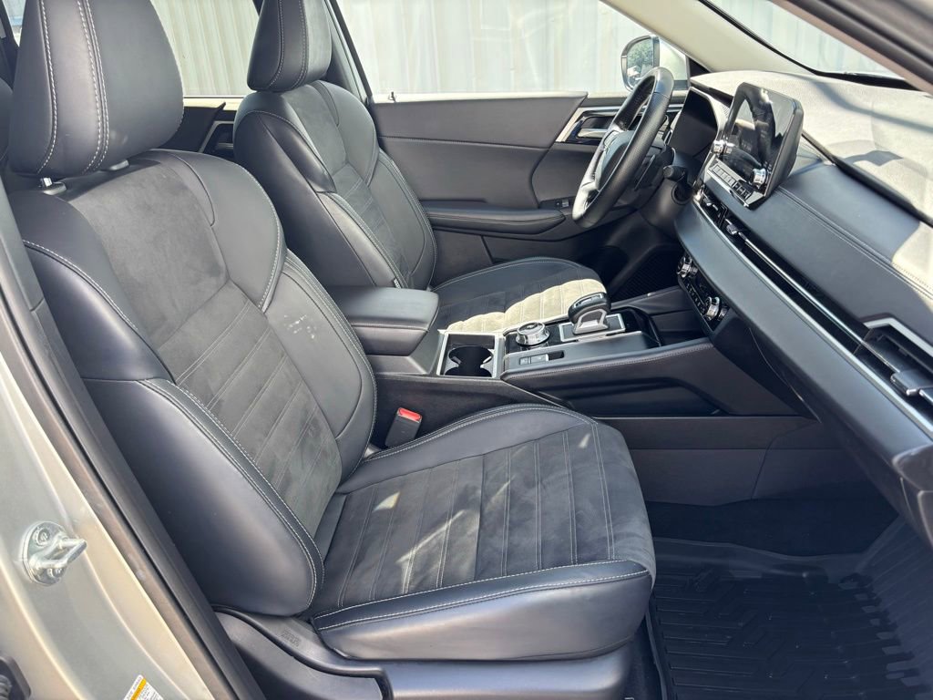 Used 2024 Mitsubishi Outlander SE image 41